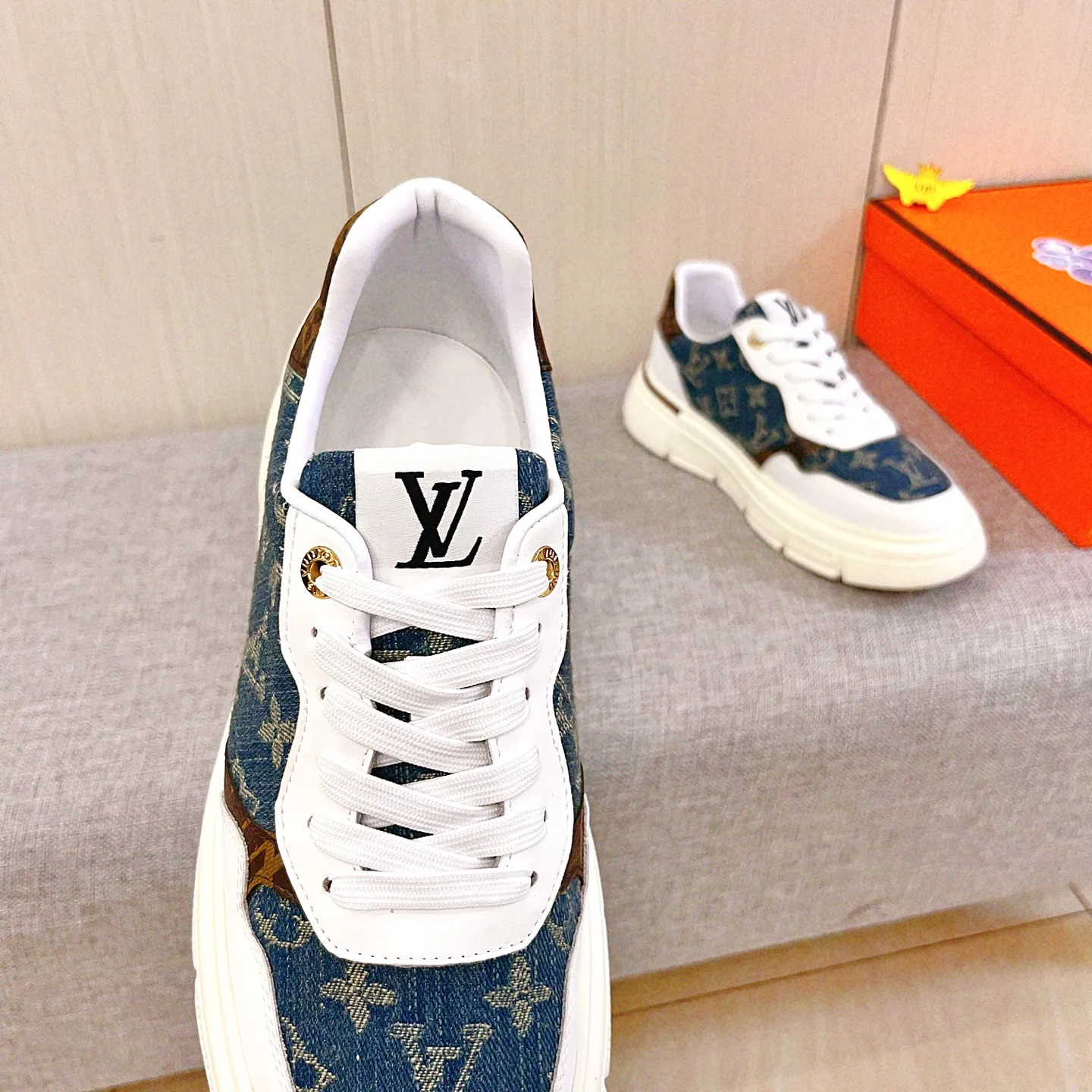 Men's shoes 💰 420 men's shoes 💰 [LV] 🔥 Louis Vuitton high-end men's shoes brand official website 1:1 latest masterpiece: uppers are made of Italian imported first-layer cowhide with comfortable and breathable lining ➕ original non-slip and wear-resistant outsole 🔥, making walking more convenient and comfortable! An exclusive new model, a stunning work, a beautiful 1:1 replica [color] compared to the official quality! Create a fashionable personality to set off your uniqueness! A must-have for trendy men! Classic 🔥Size: 38-44 Color: 🔥 2⃣️colors available🔥.
